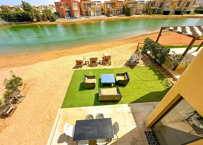 Luxury 3 Bedrooms Town House