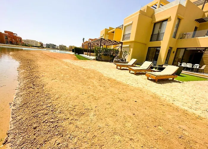 Luxury 3 Bedrooms Town House *